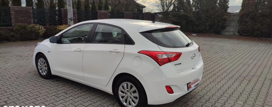 Hyundai I30 cena 39900 przebieg: 201000, rok produkcji 2015 z Grybów małe 781